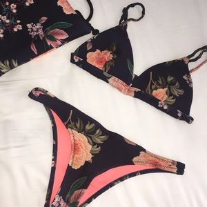 Triangle floral swimsuit ✨